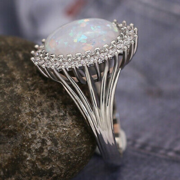 . Jewelry - Elegant Oval Cut Opal 925 Silver Wedding Ring New